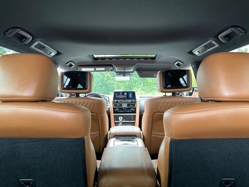 Used 2022 INFINITI QX80 Sensory w/ All-Season Package AWD/4WD image 40