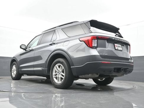 Used 2025 Ford Explorer Active AWD/4WD image 47