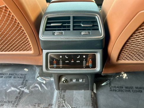 Used 2019 Audi e-tron Prestige w/ Prestige Package image 16