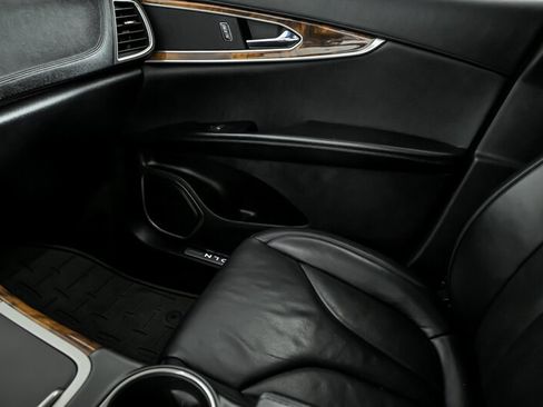 Used 2016 Lincoln MKX Reserve w/ Climate Package image 34