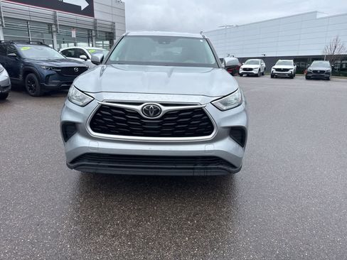 Used 2020 Toyota Highlander L AWD/4WD image 2