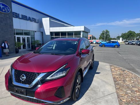 Used 2020 Nissan Murano SV AWD/4WD image 2