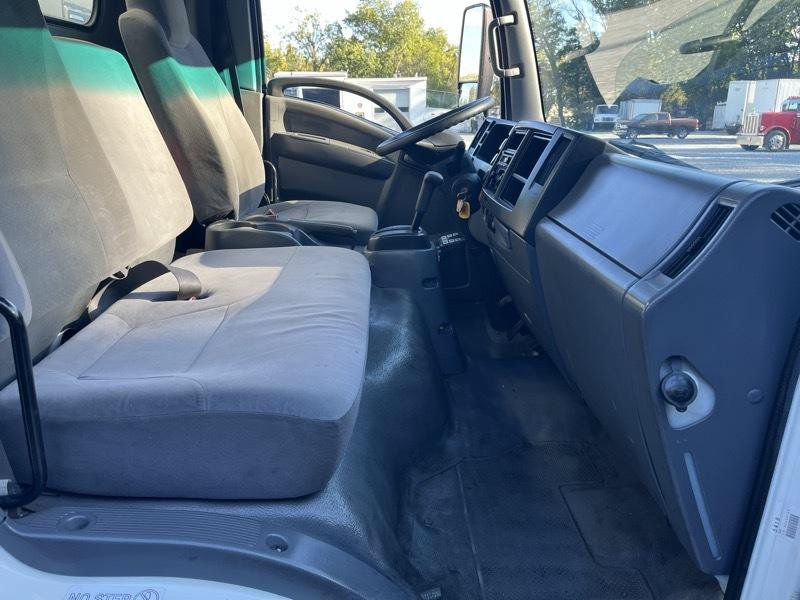 Used 2019 Isuzu NPR RWD image 21