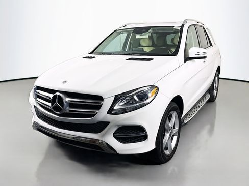 Used 2018 Mercedes-Benz GLE 350 w/ Premium 1 Package image 4