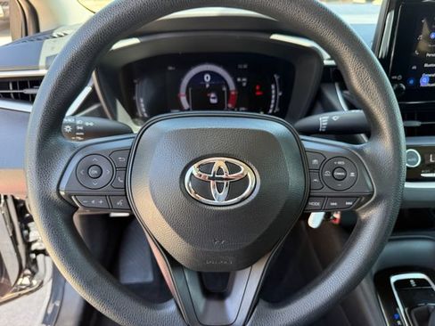 Used 2026 Toyota Corolla LE FWD image 15