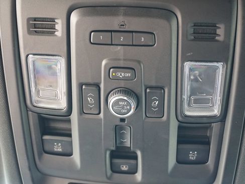 Used 2022 Chevrolet Tahoe Z71 w/ Z71 Off-Road Package image 41