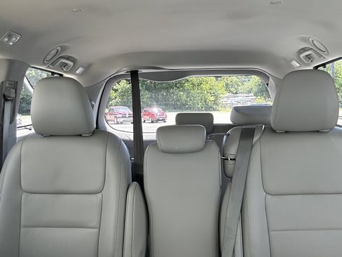 Used 2020 Toyota Sienna XLE FWD image 27