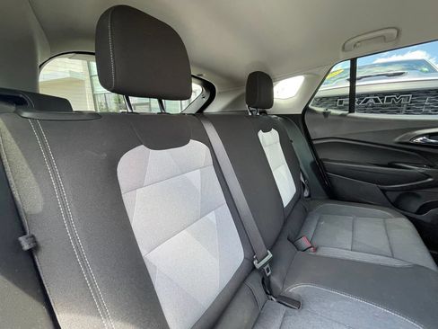 Used 2025 Chevrolet Trax LS FWD image 26