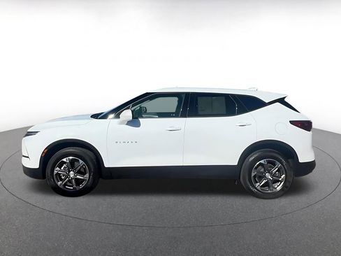 Used 2025 Chevrolet Blazer LT image 9