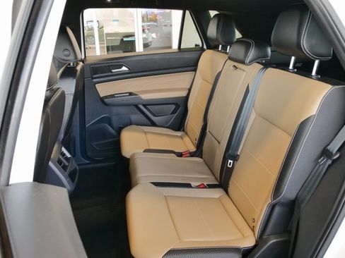 Used 2022 Volkswagen Atlas Cross Sport SE image 12