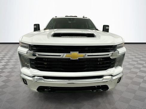 Used 2025 Chevrolet Silverado 3500 LT w/ Convenience Package AWD/4WD image 2