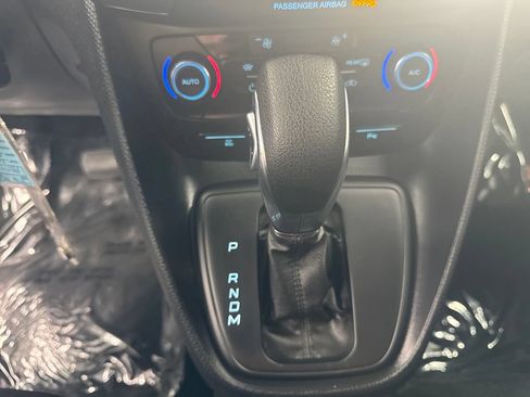Certified 2022 Ford Transit Connect XLT FWD image 24