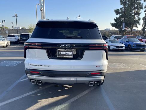 New 2026 Chevrolet Traverse Z71 w/ Enhanced Driving Package image 9