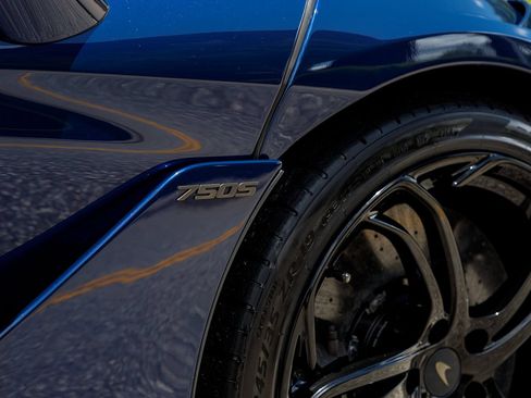 Used 2025 McLaren 750S RWD image 18