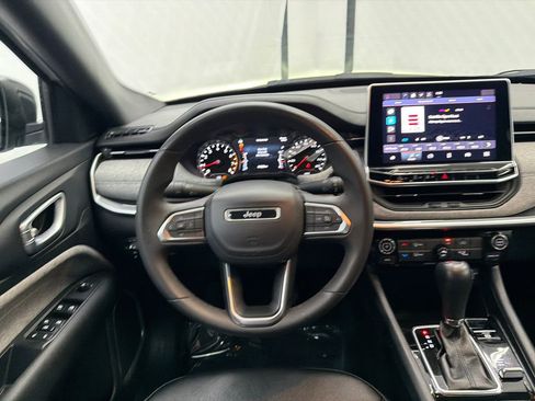 Used 2024 Jeep Compass Latitude AWD/4WD image 20