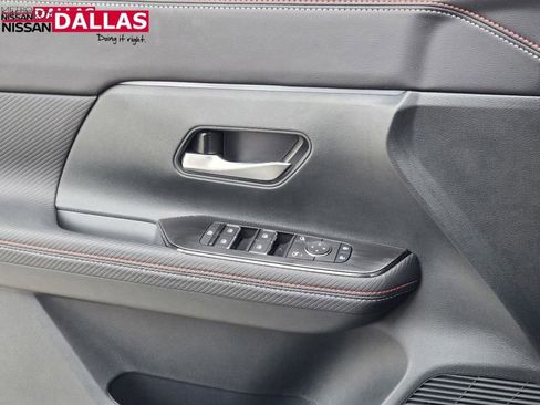 New 2025 Nissan Kicks SR image 19