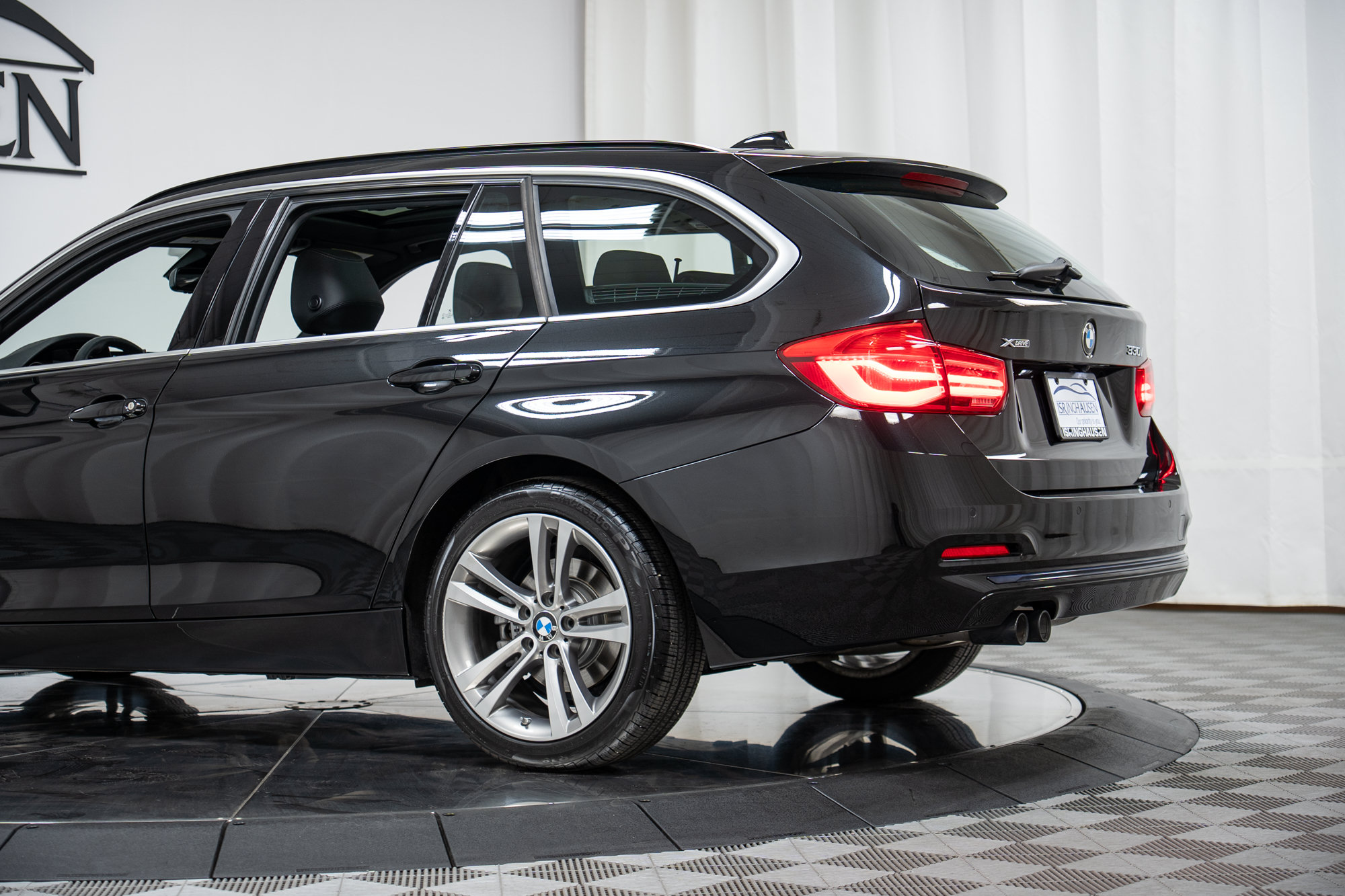 Used 2018 BMW 330i xDrive Wagon AWD/4WD image 30