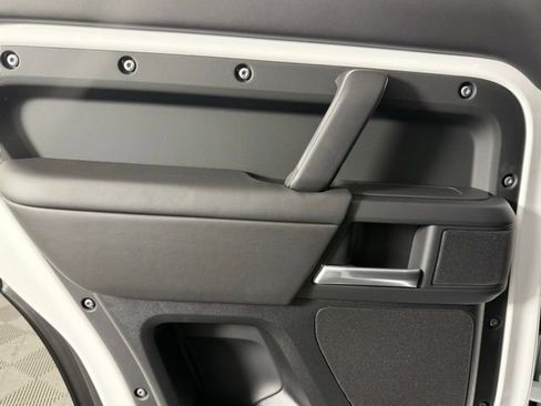 New 2026 Land Rover Defender 110 X-Dynamic SE AWD/4WD image 23