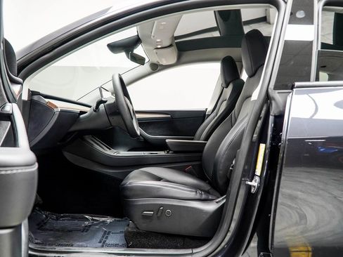 Used 2024 Tesla Model Y Long Range image 29