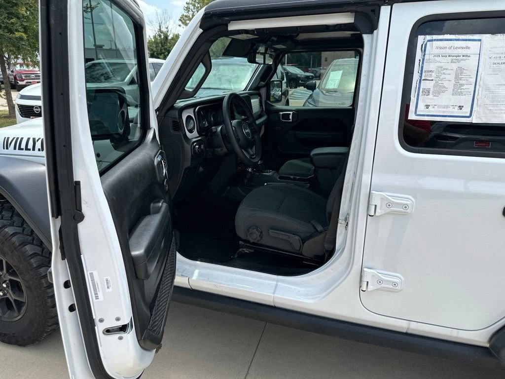 Used 2025 Jeep Wrangler Unlimited Sport AWD/4WD image 16