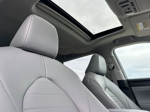 Used 2023 Toyota Highlander XLE image 17