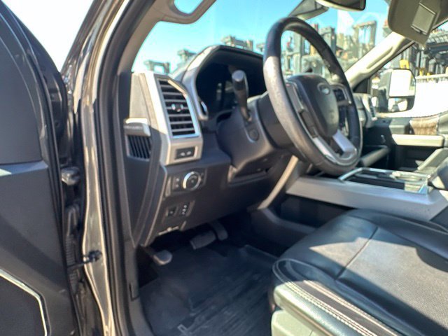 Used 2017 Ford F250 Lariat w/ Lariat Ultimate Package AWD/4WD image 14