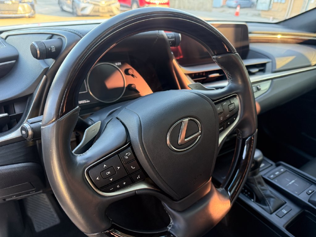 Used 2020 Lexus ES 350 w/ Premium Package FWD image 20
