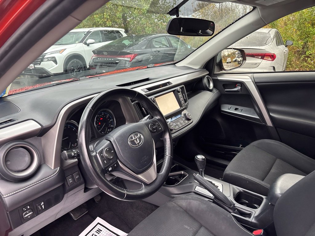 Used 2016 Toyota RAV4 XLE AWD/4WD image 12