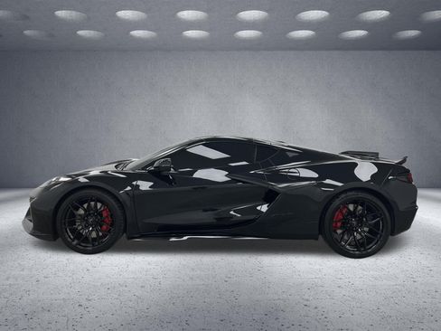 Used 2026 Chevrolet Corvette Z06 RWD image 2