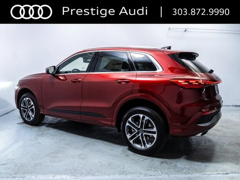 Used 2025 Audi Q5 Premium Plus w/ Premium Plus AWD/4WD image 3