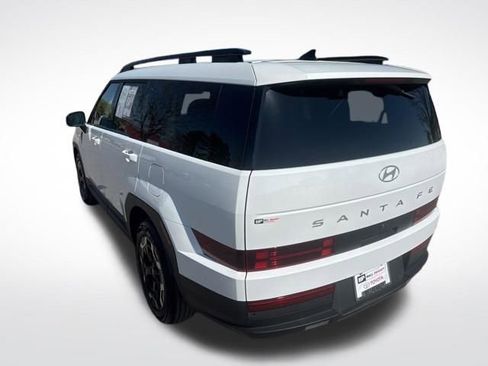 Used 2025 Hyundai Santa Fe SEL FWD image 3