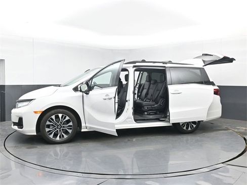 Used 2025 Honda Odyssey Elite image 57