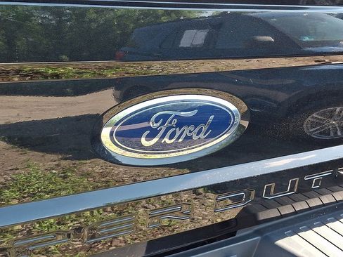 Used 2019 Ford F250 XLT w/ XLT Premium Package AWD/4WD image 10