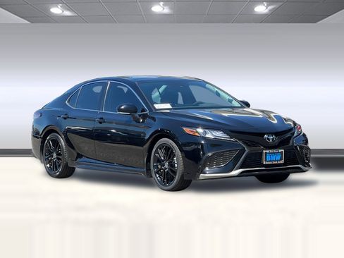 Used 2024 Toyota Camry XSE FWD image 6