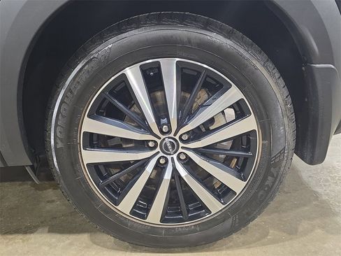 Used 2023 Nissan Pathfinder Platinum image 34