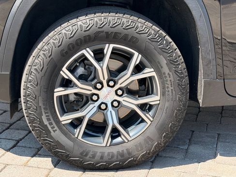 Used 2024 GMC Acadia AT4 w/ Luxury Package AWD/4WD image 12