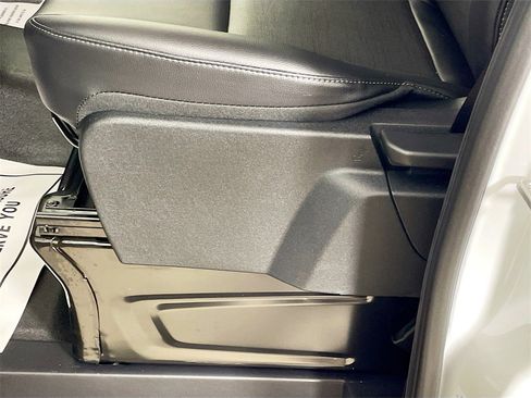 New 2025 Ford Transit 250 148 Medium Roof image 21