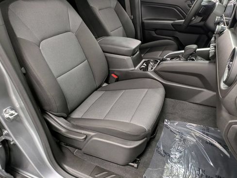 Used 2025 Chevrolet Colorado Trail Boss AWD/4WD image 33