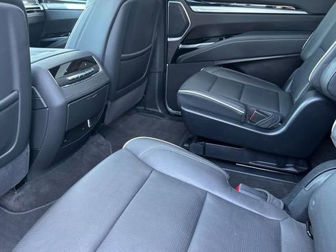 Certified 2025 Cadillac Escalade ESV Premium Luxury image 12