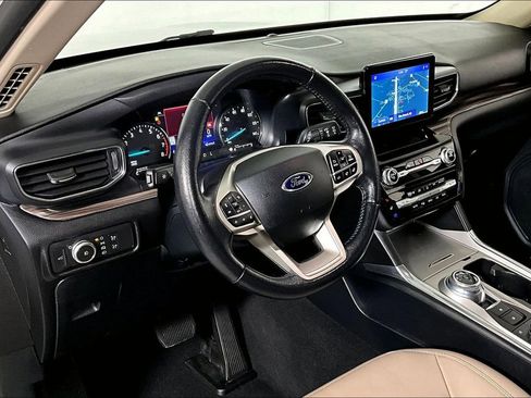 Used 2021 Ford Explorer Limited w/ Equipment Group 301A image 13