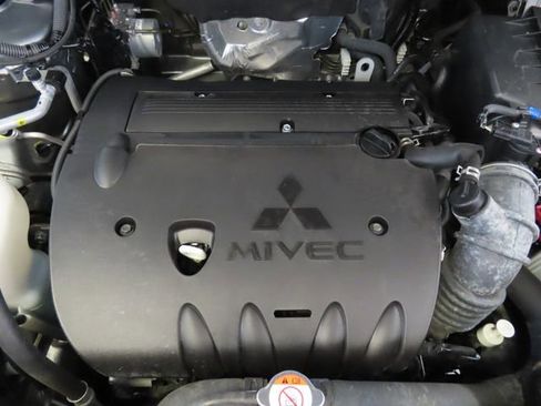 Used 2025 Mitsubishi Outlander Sport SE AWD/4WD image 32