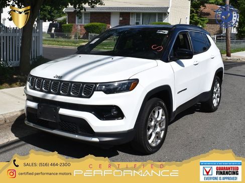 Used 2025 Jeep Compass Limited AWD/4WD image 1