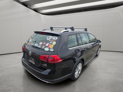 Used 2017 Volkswagen Golf Alltrack SE image 8