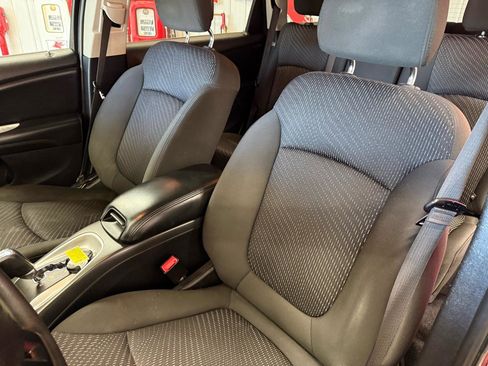 Used 2019 Dodge Journey SE image 16