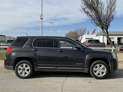 Used 2015 GMC Terrain SLE image 3