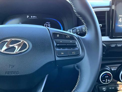 Certified 2025 Hyundai Venue Limited image 42
