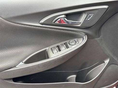 Used 2016 Chevrolet Malibu LT image 16