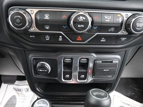 Used 2023 Jeep Wrangler Sport AWD/4WD image 21