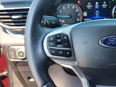 Used 2022 Ford Explorer XLT w/ Equipment Group 202A AWD/4WD image 30