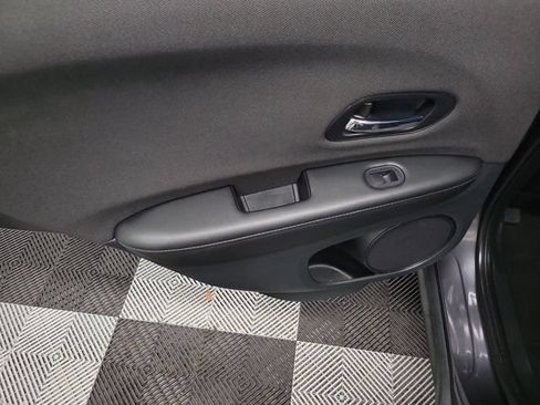 Used 2022 Honda HR-V LX image 14